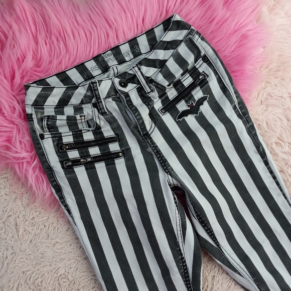 Plus size BEETLEJUICE OOAK custom unique Blackheart striped skinnies! - Picture 10 of 16